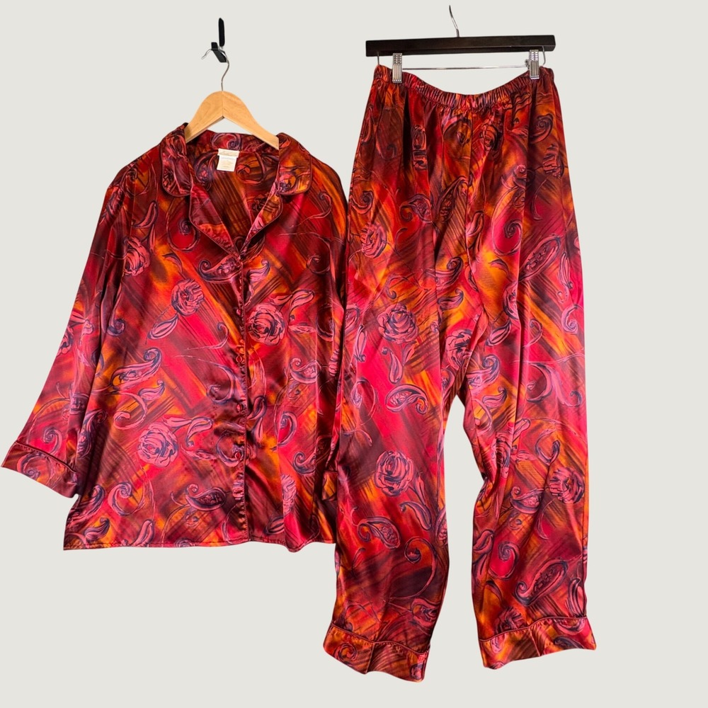 Secret Treasures Womens Satin Notch Collar Pajama Set XL Red Floral Paisley EUC